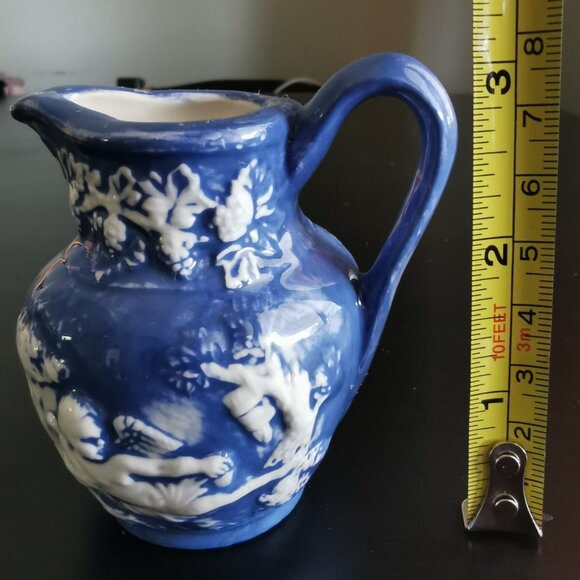 Vintage Royal Blue and White Colonial Scene 2.7” Pitcher, Signed - Picture 1 of 5